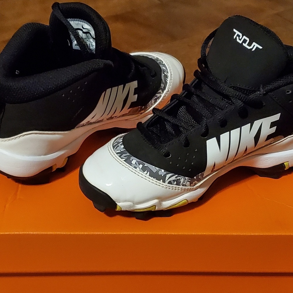 Boys baseball cleats Nike Force Trout 4